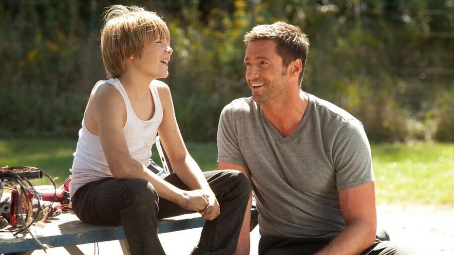 Hugh Jackman en Dakota Goyo in Real Steel