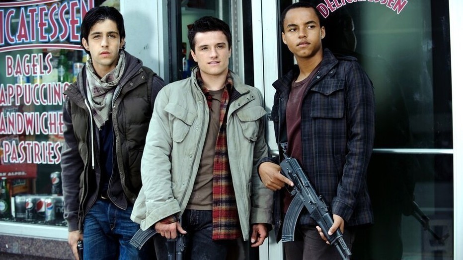 Josh Peck, Josh Hutcherson en Connor Cruise in Red Dawn Josh Peck, Josh Hutcherson en Connor Cruise in Red Dawn