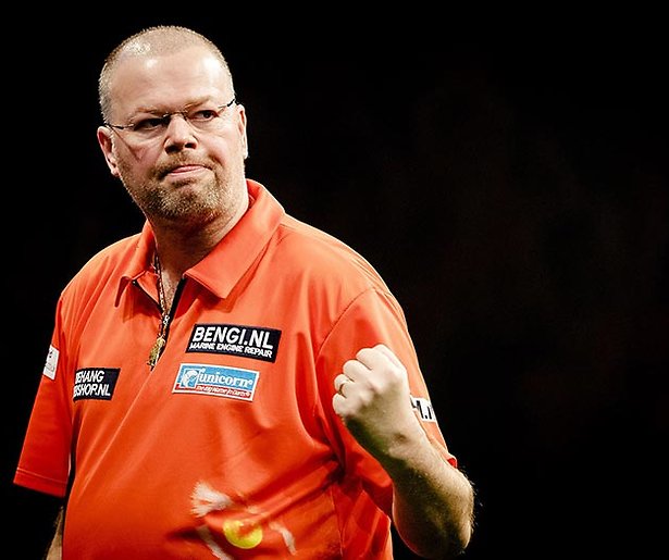 Kan Raymond van Barneveld nog een keer vlammen op het WK Darts?