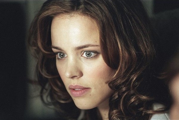 Spannende nachtvlucht voor Rachel McAdams