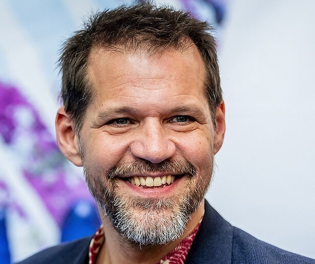 René van Kooten brengt eerbetoon aan Rob de Nijs tijdens Musical Awards Gala