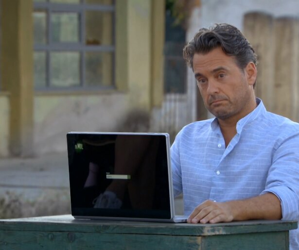 Onverwachte tweede eliminatie schokt kijkers Wie Is De Mol?