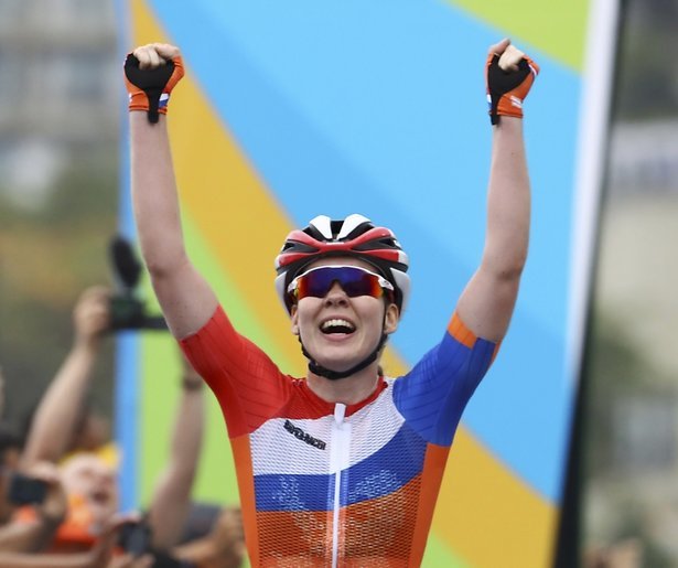 De TV van gisteren: Goud Van der Breggen trekt miljoenenpubliek