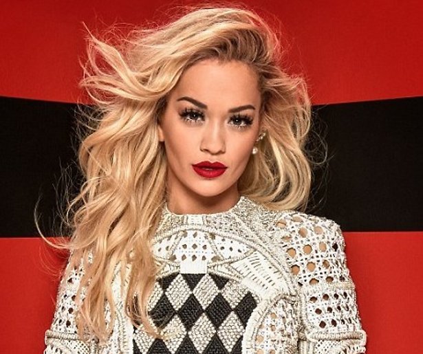 Gekke trailer van The Voice UK met zingende kraai