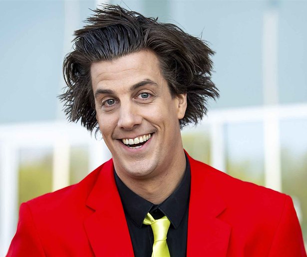 Eerste baantje Rob Kemps bij SBS6: de quiz The Wheel