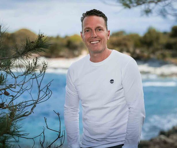 Rob Geus keert terug op televisie en heeft nu al een rel aan zijn broek