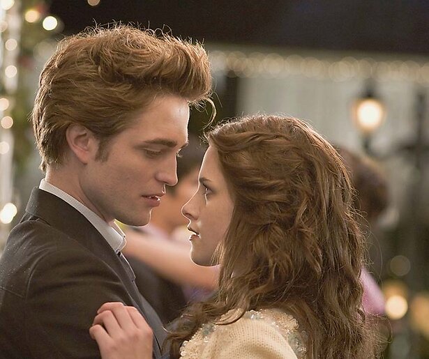 Kristen Stewart wordt in Twilight verliefd op vampier Robert Pattinson