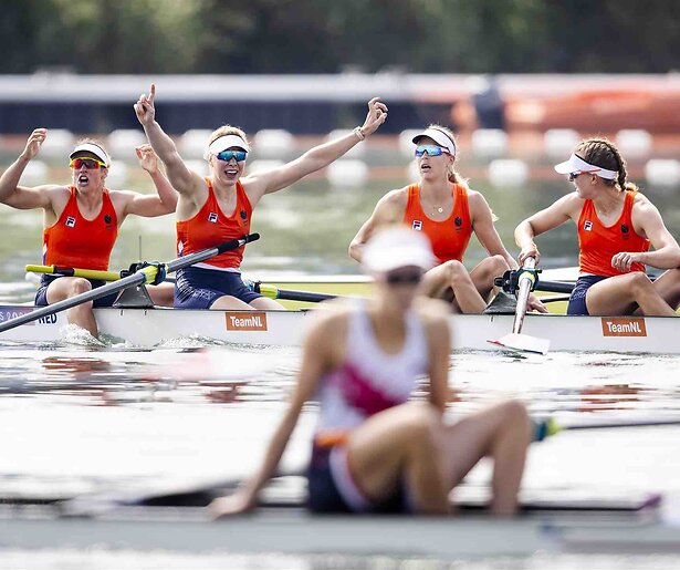 Nederland pakt alweer goud en zilver op de roeibaan!