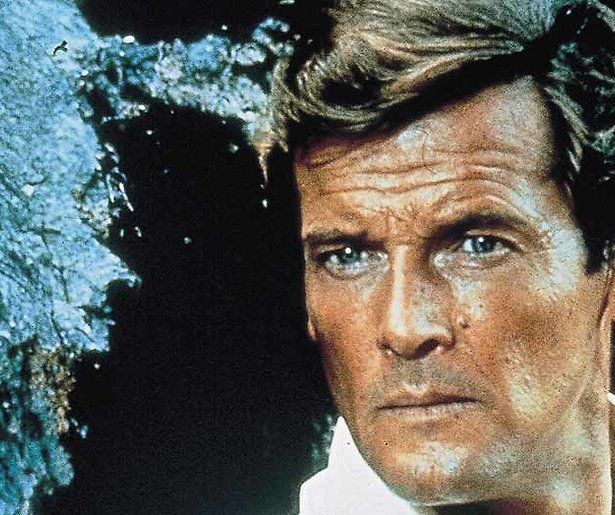 Roger Moore (89) overleden