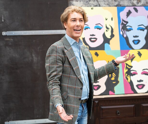 Paleis voor een Prikkie-stylist Rogier Smit opgenomen in kliniek