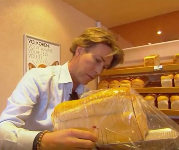 Videosnack: Frank & Rogier helpen in bakkerij