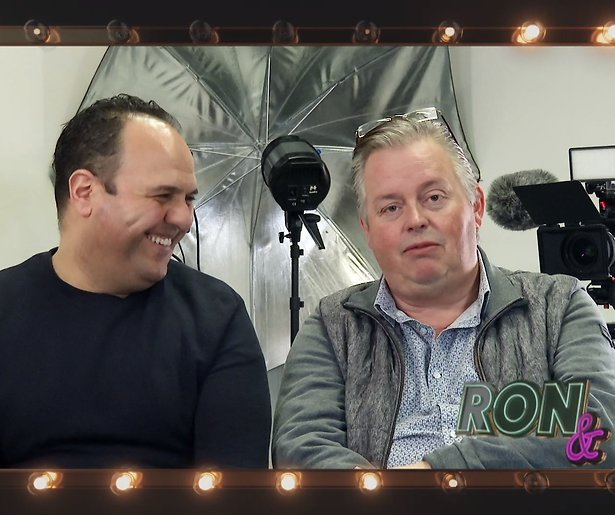 Kijkers Ik Geloof In Mij lopen weg met Ron en Said