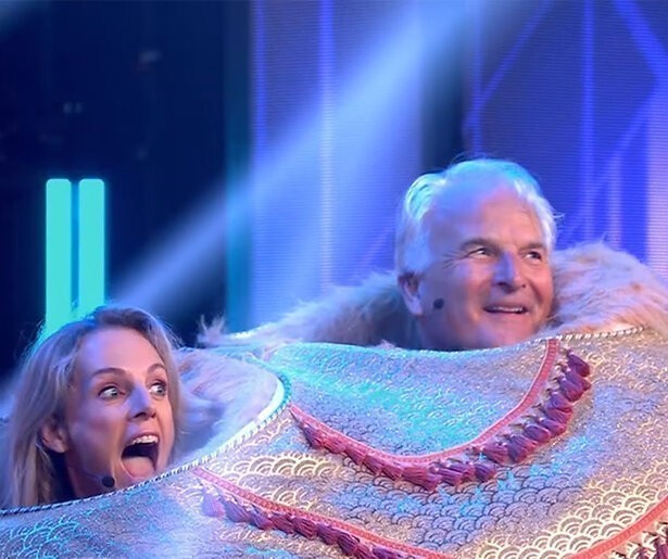 Thuisfront Roos Reedijk en Froukje de Both reageert verbijsterd op onthulling in The Masked Singer