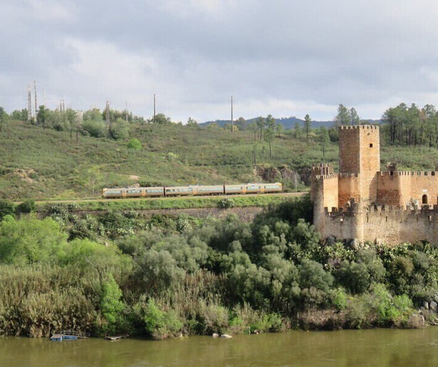 Een Rail Away-treinreis vol natuurschoon in de Portugese zon