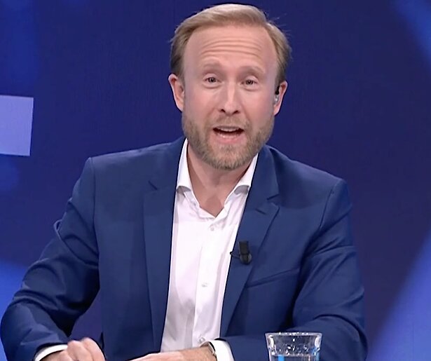 Lof voor Raymond Mens als invalpresentator van Nieuws van de Dag: 'Verademing'