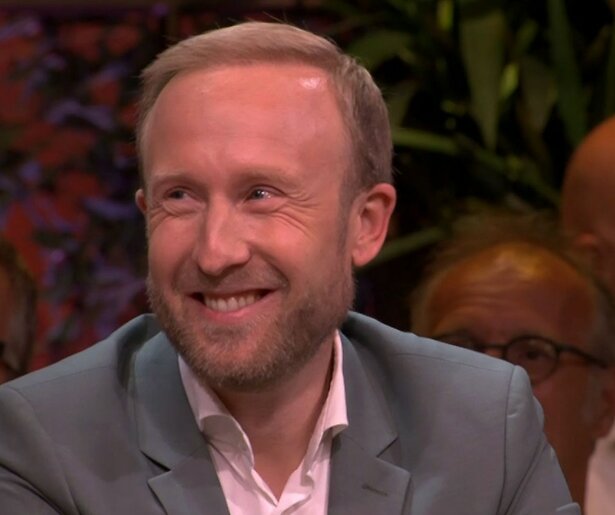 Raymond Mens gaat weer door met EO-podcast Spindoctors na rel