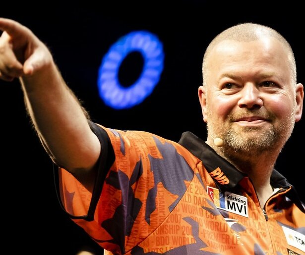 Raymond van Barneveld strijdt verder in het WK 2022