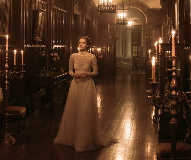 Samara Weaving speelt verstoppertje met de dood in Ready or Not