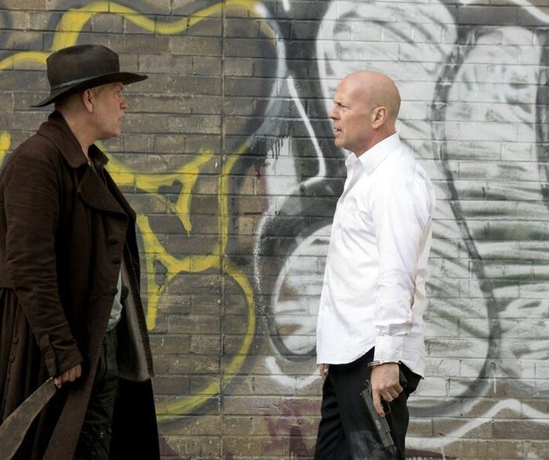 Bruce Willis moet op zoek naar Anthony Hopkins in RED 2