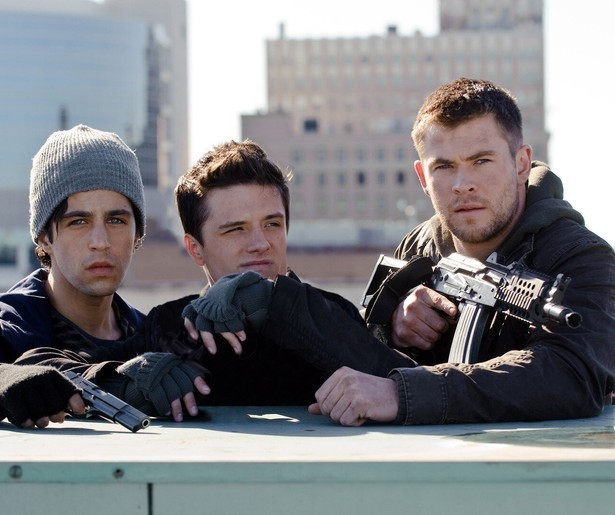 Chris Hemsworth moet vechten voor zijn leven in Red Dawn