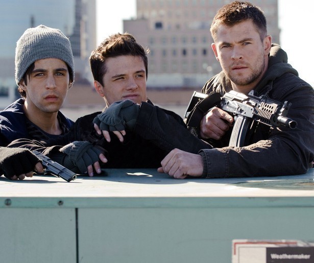 Rusland en Noord-Korea vallen Amerika binnen in Red Dawn