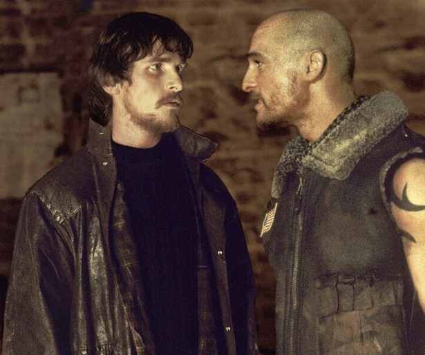 Christian Bale vecht tegen draken in Reign of Fire