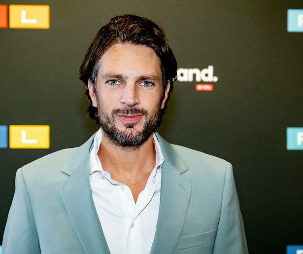 Renze Klamer vertrekt per direct als presentator bij RTL Tonight