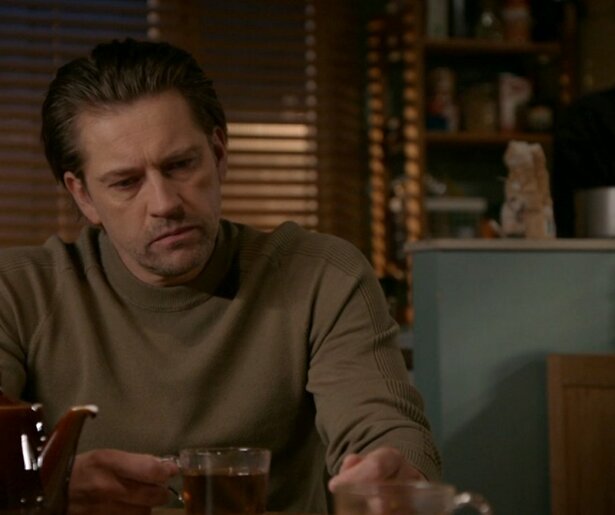 Rik probeert nog eenmaal tot Shanti door te dringen in GTST