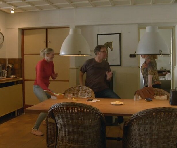 De TV van gisteren: Boer Rob staat al in vuur en vlam van Wendy