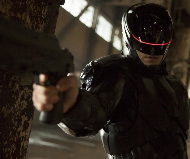 Joel Kinnaman is opeens half mens half robot in remake RoboCop