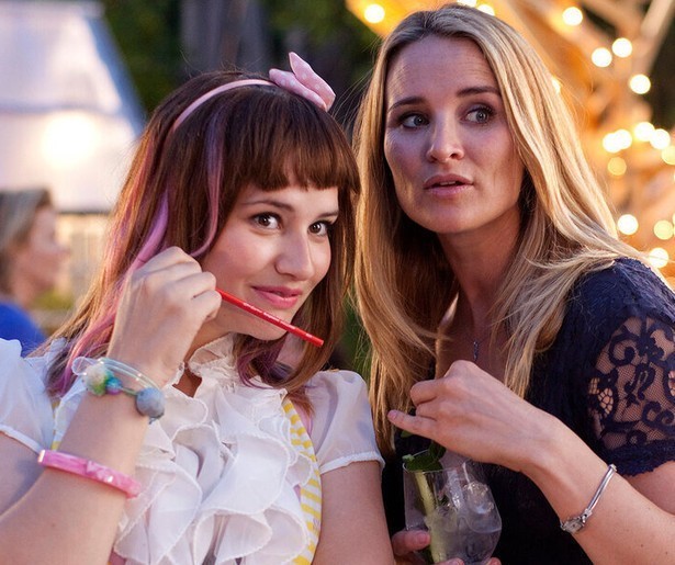 Lieke van Lexmond doet in Rokjesdag mee aan een kookworkshop voor singles