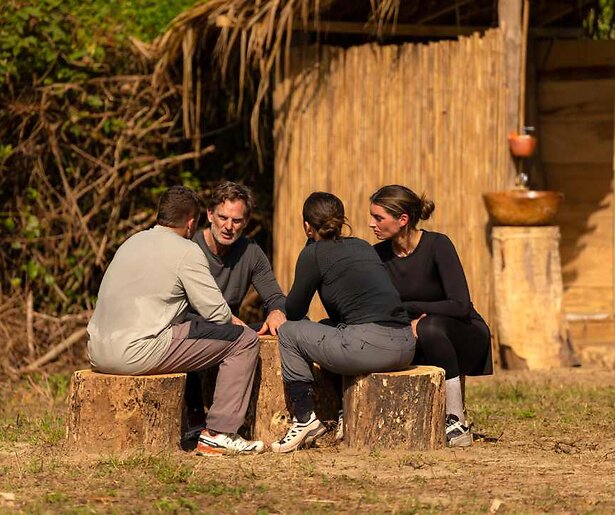 Ronald de Boer en dochter Demi hebben openhartige gesprekken in Survive Your Family