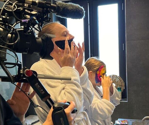 Rosita en Zoë willen een zorgeloze tijd beleven aan de Friese wateren in Steenrijk, Straatarm