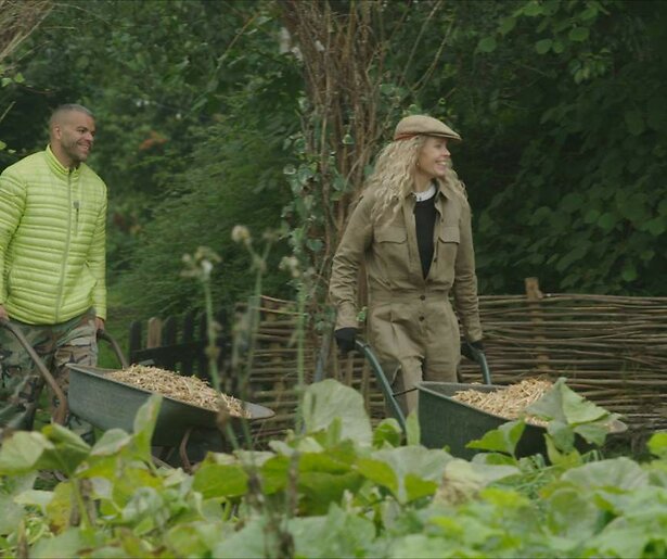 Roxane van Iperen en Sef bezoeken Boerderij Van Dorst