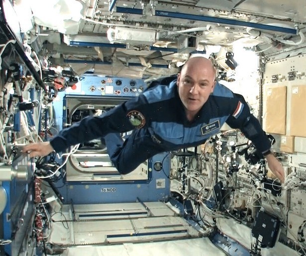 André Kuipers van start met ruimteprogramma Ruimteschip Aarde op NPO1