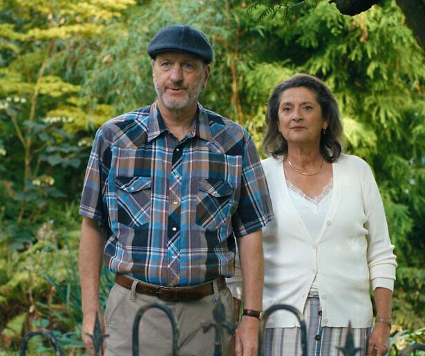 Frans van Deursen terroriseert Annet Malherbe in Rust en Vreugd