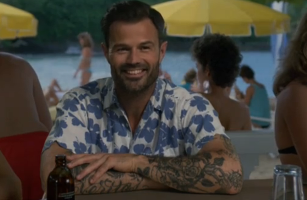 Videosnack: Arie Boomsma schittert in klassieke romcoms