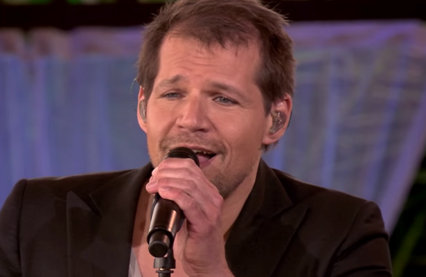Videosnack: René van Kooten zingt Thinking Out Loud bij Beste Zangers