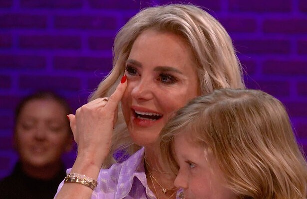 Sonja Bakker emotioneel in Hoge Bomen