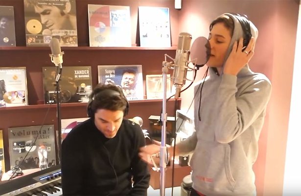 Videosnack: De zoon van Wendy en Xander rapt 