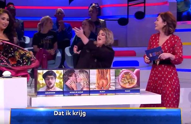 Videosnack: Esmee van Kampen en Soundos gaan uit de kleren