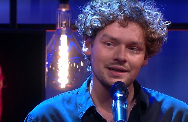 Video: Soy Kroon zingt Toen Ik Je Zag van Antonie Kamerling