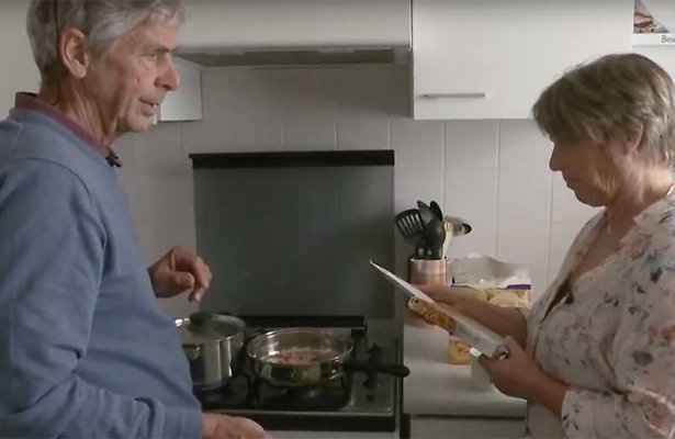 Videosnack: Uit pakjes koken in Steenrijk, straatarm