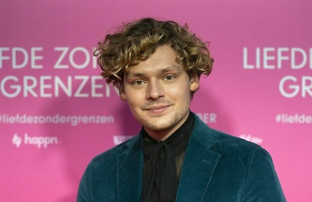 Videosnack: Soy Kroon en Abbey Hoes zingen Costa!!-lied