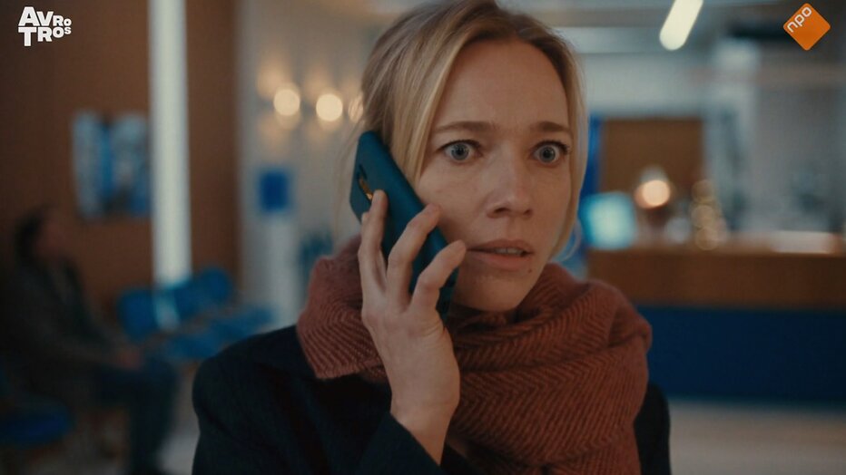 Linda (Jennifer Hoffman)