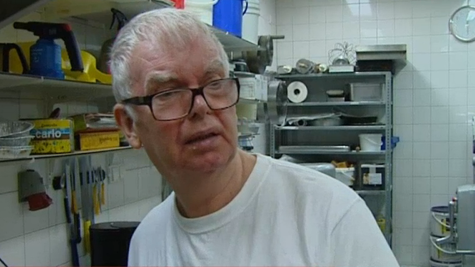 Huilende Amsterdamse oliebollenbakker krijgt steun