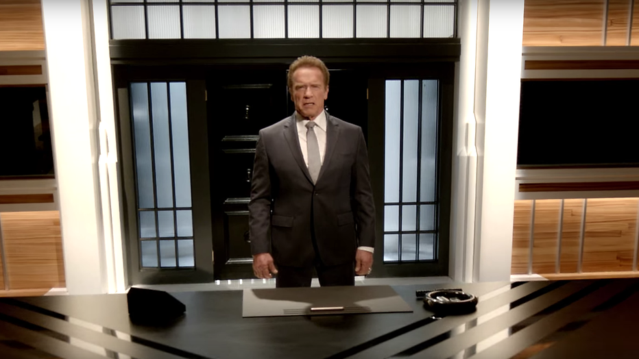 Arnold Schwarzenegger ontslaat mensen met de woorden: 'You're terminated' Arnold Schwarzenegger ontslaat mensen met de woorden: 'You're terminated'