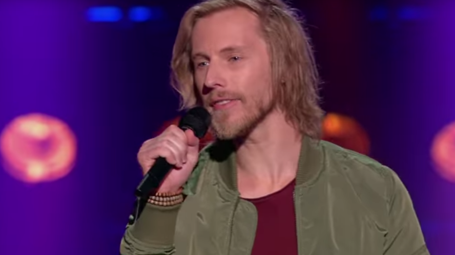 Stephan Bouwman van The Voice maakt promotie bij Qmusic Stephan Bouwman van The Voice maakt promotie bij Qmusic