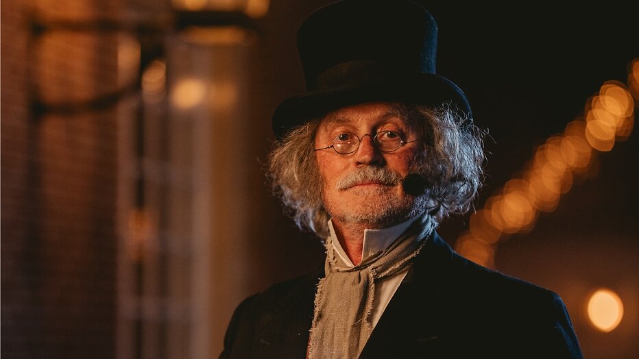Arjan Ederveen als Ebenezer Scrooge Arjan Ederveen als Ebenezer Scrooge