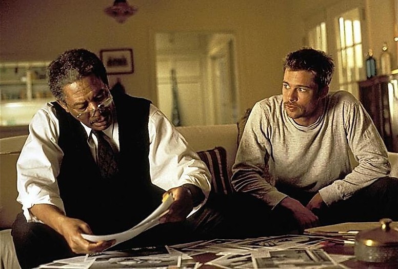 Morgan Freeman en Brad Pitt lossen moorden op Morgan Freeman en Brad Pitt lossen moorden op